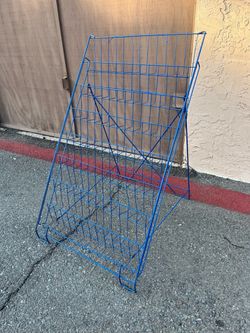 Wanted Blue Wire Metal Magazine Display Rack