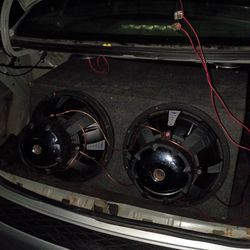 2 15 inch kicker w/box