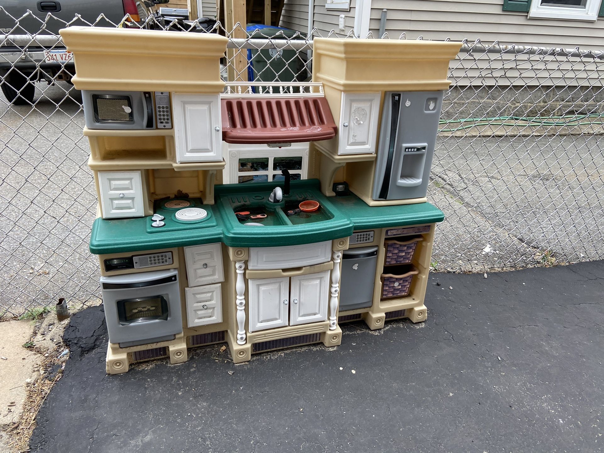 Kids kitchen free