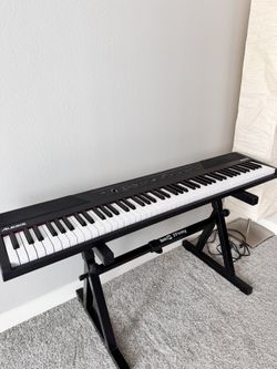 Piano/Keyboard With Stand And Bench