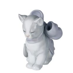 NAO by Lladro Kitty Present. Hand made in Spain  In great condition. Item#1348