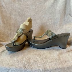 Carlos by Carlos Santana used beaded wedge sandals. Women’s size 10M