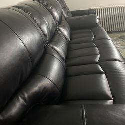 Avenger Black 89 Power Reclining Sofa