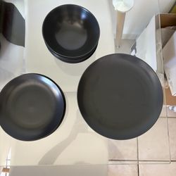 Dinner Plates and Bowls 36 Pieces