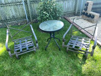 Lawn furniture 2 chairs and 1 table