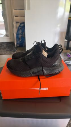 women’s Nike black on black size 9