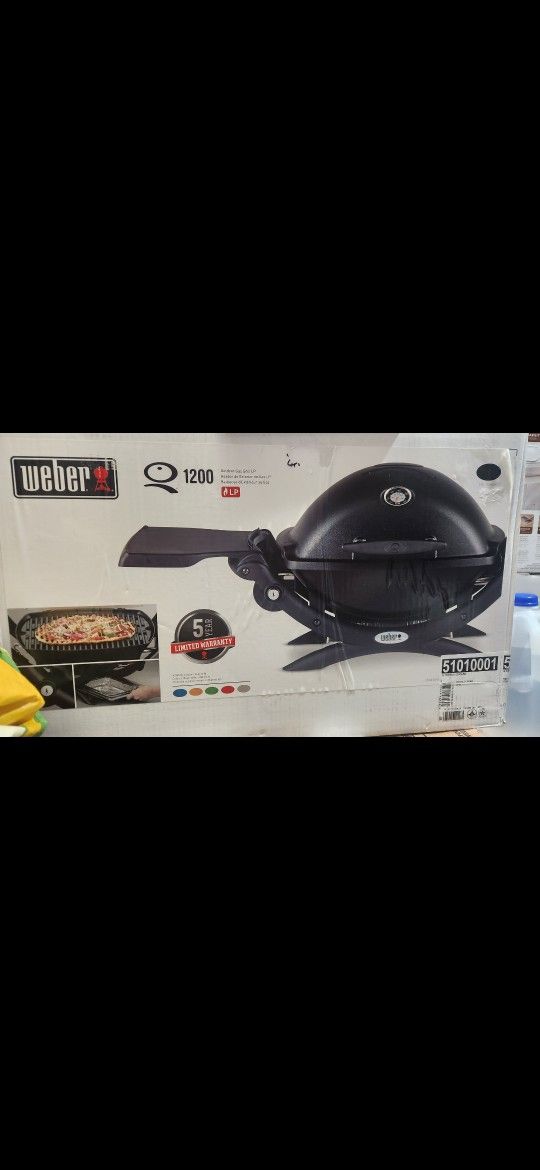 Weber Q1200 189-Sq. in Black Portable Liquid propane rill. Price is firm.