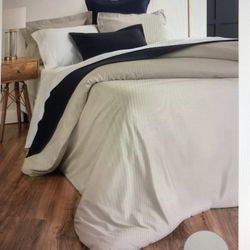 King Charter Club Duvet Set New Open Box