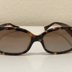 Luis Vuitton sun glasses