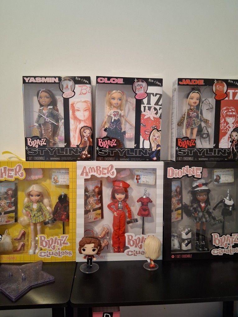 Dolls 