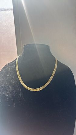 Gold Cuban Link Chain Necklace GLD