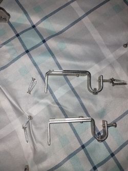 2 Curtain Rod Holders