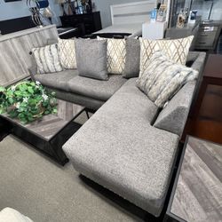 Perfect Gray Sofa Chaise 🩶⭐️ Easy Financing  Available ✅