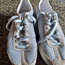 PUMA. LACED. SIZE 8 MEN