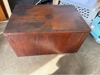 Old phonograph (record player!)