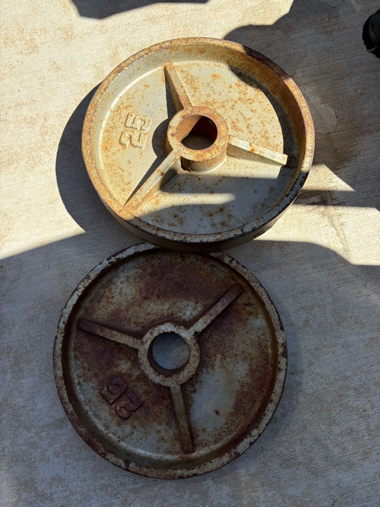 Olympic Weight Plates 25s & 35s Pounds
