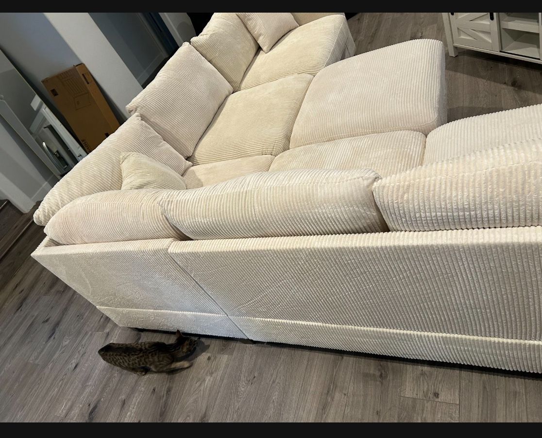 New Corduroy Sectional Couch! Includes Free Delivery 🚚! Free Assembly! Removable Covers!