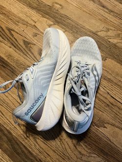 Saucony shoes size 10