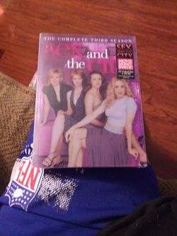 BRAND NEW SEALED SEX AND THE CITY THE COMPLETE THIRD SEASON GREAT COLLECTION TO COMPLETE IF YOUR MISSING THE 3RD SEASON