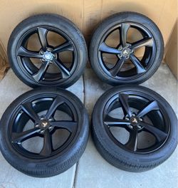 OEM set of 2025 Tesla Model Y Juniper 19" Crossflow wheels rims used Pirelli tires 255/45R19 TPMS