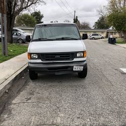 2003 Ford E-350