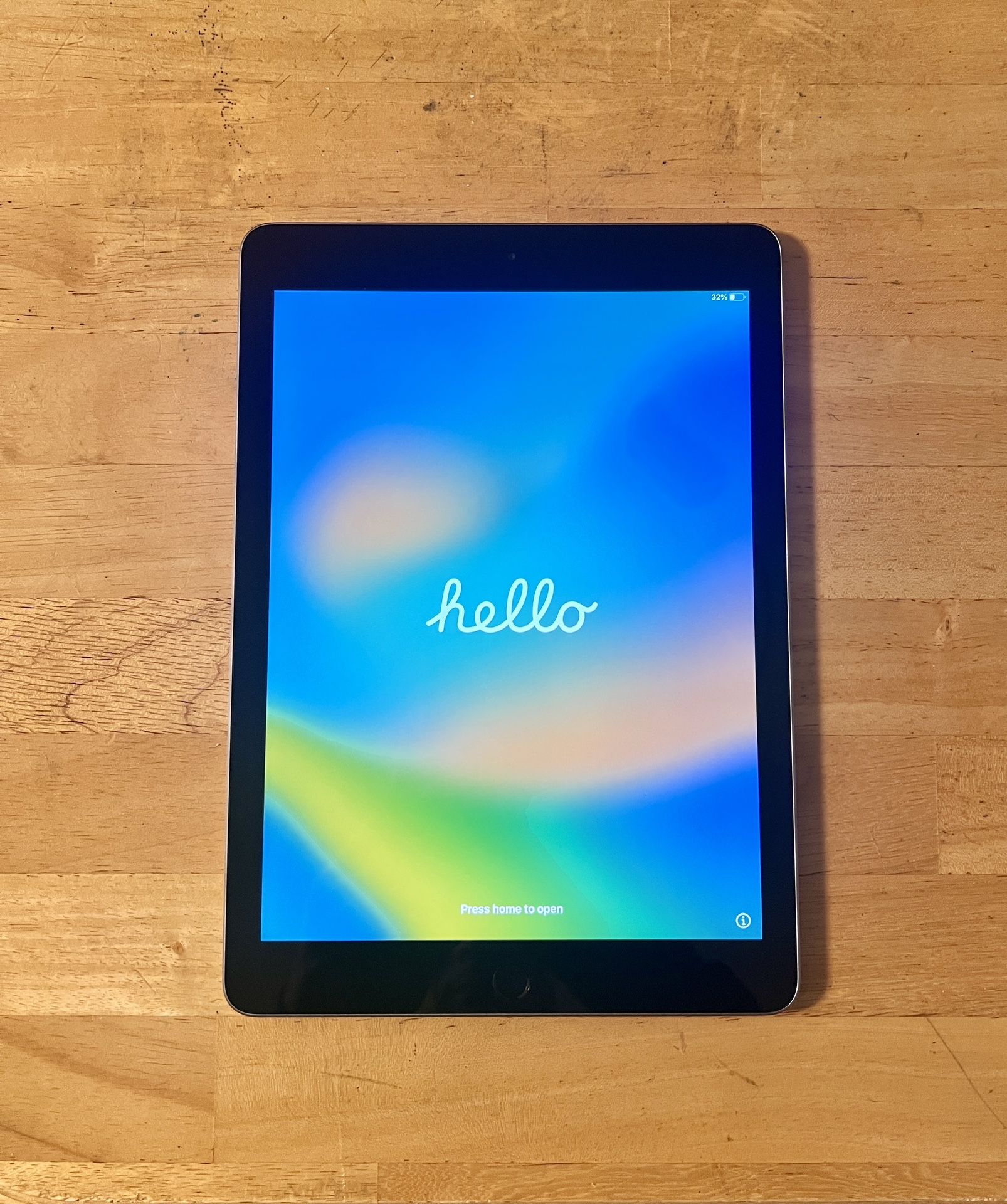 Apple iPad - 5th Generation