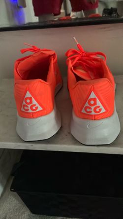 ACG size 9 shoes, ACG jacket, top and inside size medium