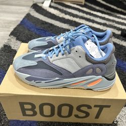 Yeezy Boost 700 - Carblu