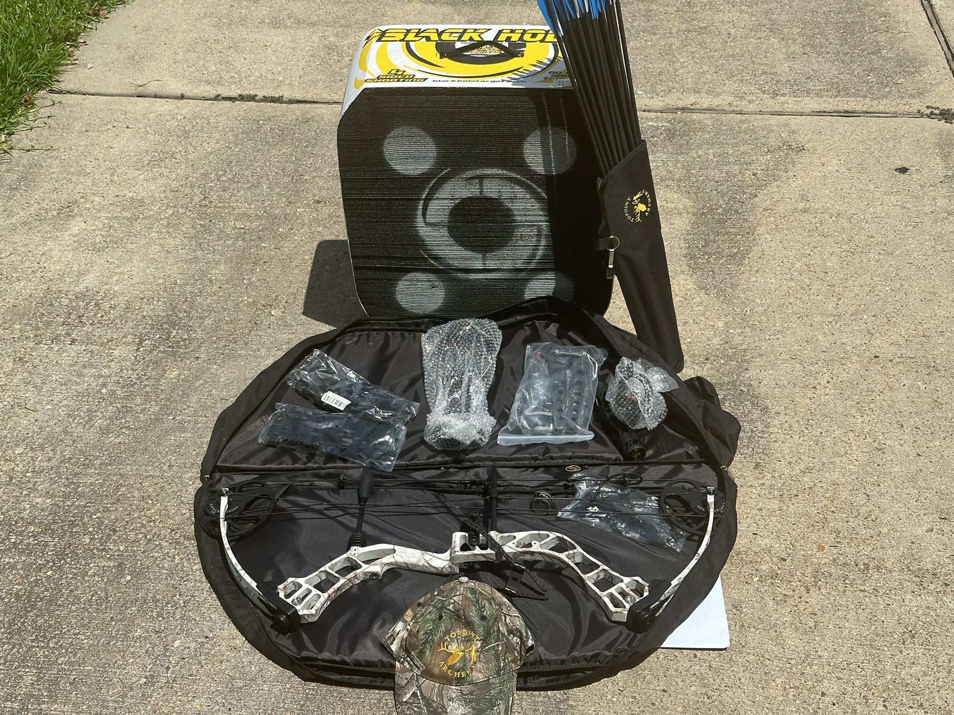 200 Archery Set!! Brand New!! for Sale in Katy, TX OfferUp