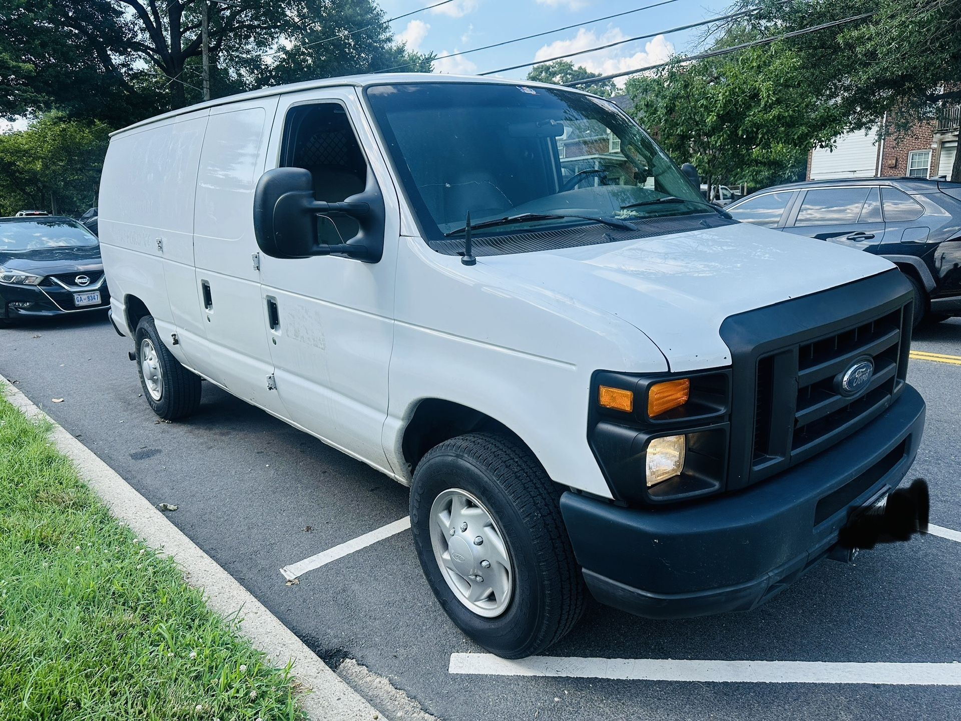 Ford E250 Cargo van, Must go $3000 (Needs Tune Up)