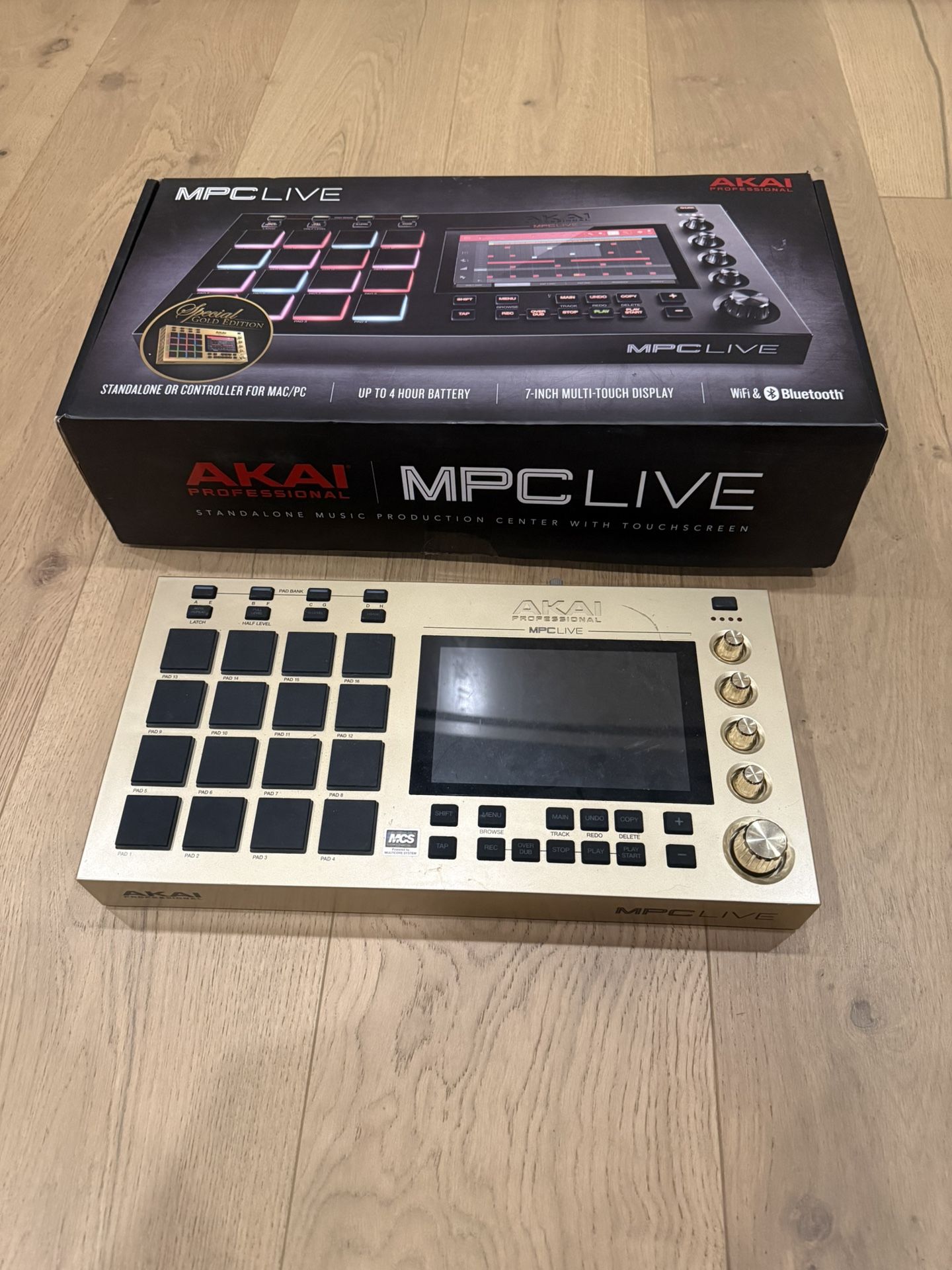 Akai MPC Live Special Edition (Gold)