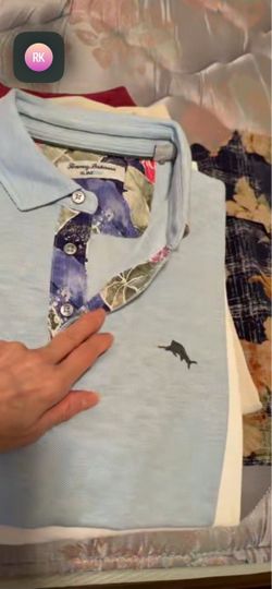 HALF SLEEVE TOMMY BAHAMA ISLANDZONE LIGHT BLUE WITH DARK GRAY LOGO BUTTON UP COLLAR POLO SHIRT SIZE M