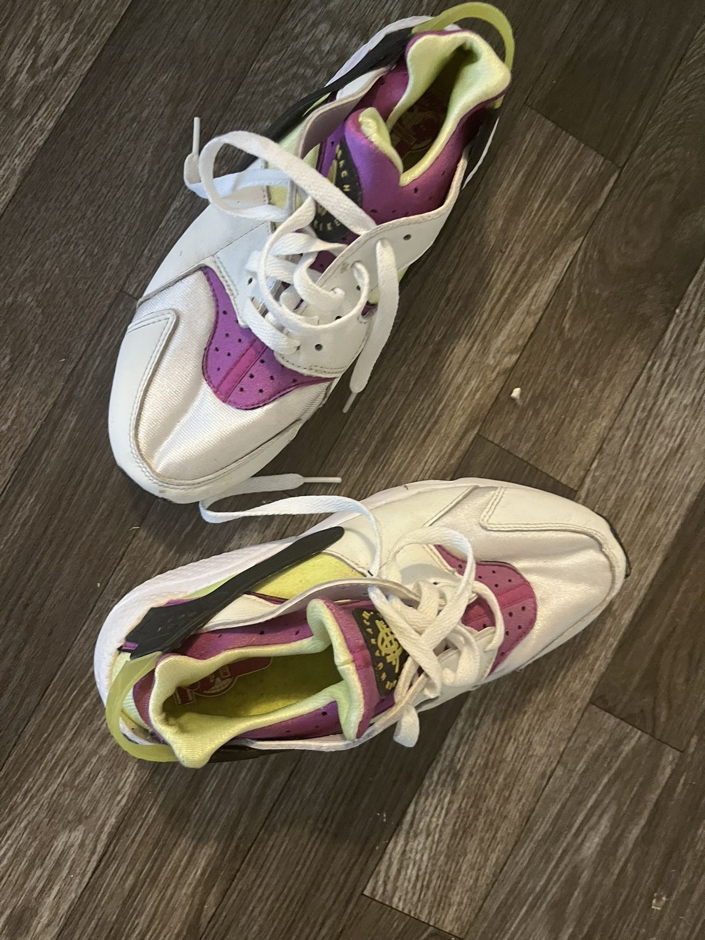 Women Nike Hurachie Shoes Size 9