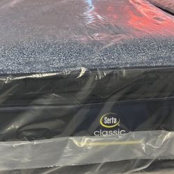 Serta Classic Brecon 14.5" Plush Pillow Top Matress- King Size.