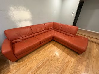 Natuzzi Leather sectional sleeper