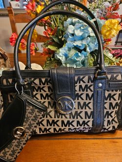 Beautiful Genuine Designer Michael Kors Purse