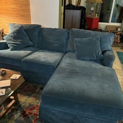 Small Scale L-shaped Sectional For Sale. Very Good Condition