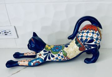 Streching Cat Talavera
