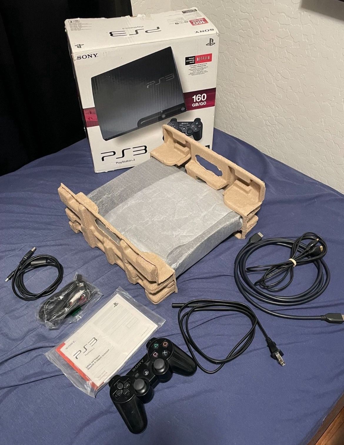 Sony Playstation 3 Slim 160GB Console - PS3 ( Excellent Condition )