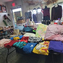 Used Blankets & Sleeping Bags $3-$5 Good Condition 