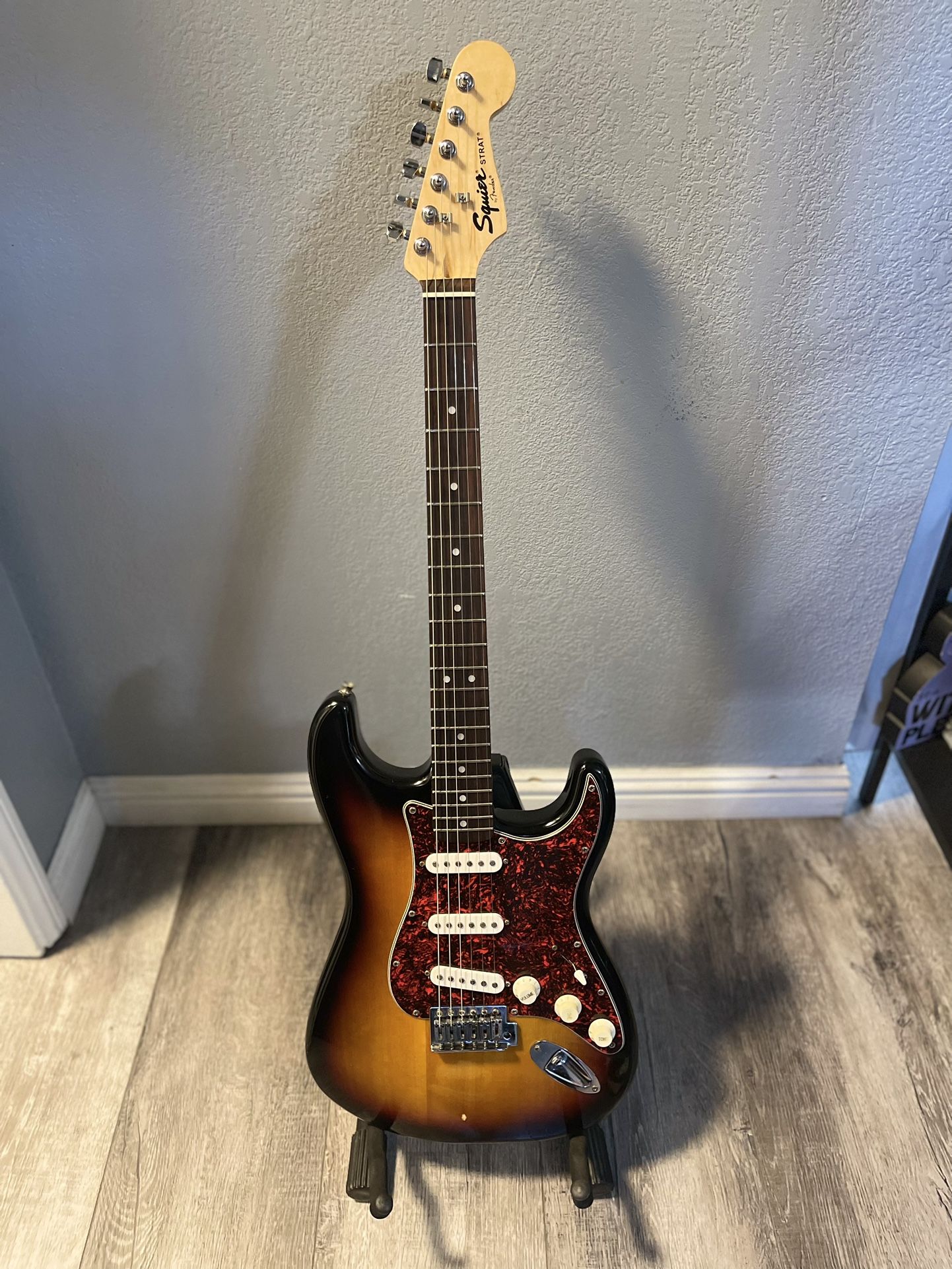 Squire By Fender SE Special Strat Electric Guitar