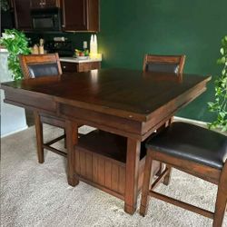Legends Furniture extendable dining table, 4 chairs 