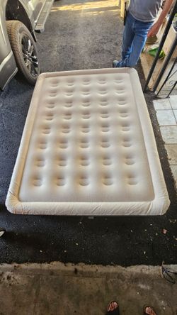 Queen air matress