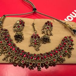 4-pc necklace, earring, head piece set