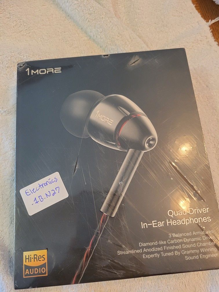 1More Quad Driver In-Ear Headphones