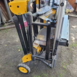 Dewalt Table with rolling stand