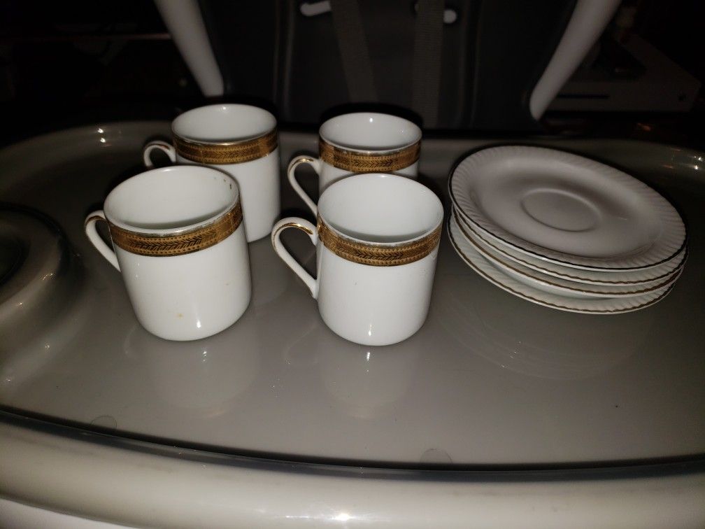 Tea cups & plates