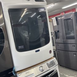 New Scratch And Dent Maytag Front Load Washer And Dryer Set. 1 Year Warranty 