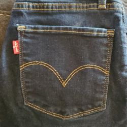 Levis 724 High Rise Straight Size 26 Jeans- Please Read Description. 