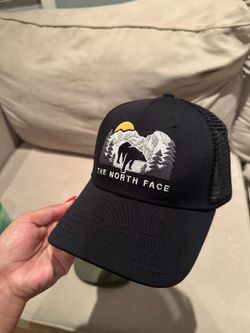 Men Black Trucker Hat Mesh Back Adjustable Bear Graphic One Size